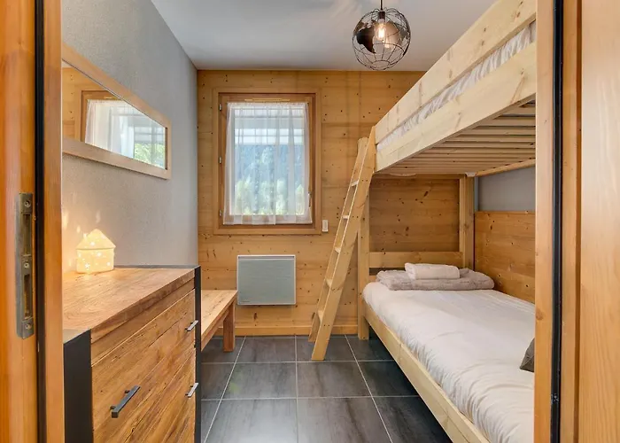 Apartment Aiguille De Chamonix, Alpes Agency, Central Chamonix, Sleeps 4 Chamonix