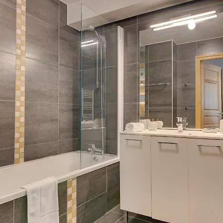 Aiguille De Chamonix- Alpes Travel - * Σαμονί