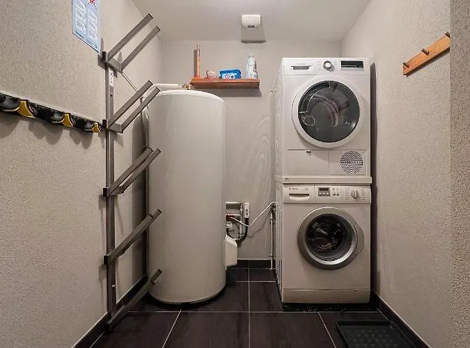 Aiguille De Chamonix- Alpes Travel -